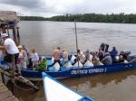 Po Orinoko łodziami indiańskimi pokonuje się odległości między wioskami