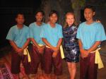 Sympatyczni Kmerowie na pokazie swoich tanców ludowych